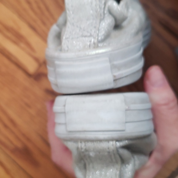 Converse Junior All Star Shoreline Silver Shiny Sneakers Size 1 pull on - Picture 4 of 9